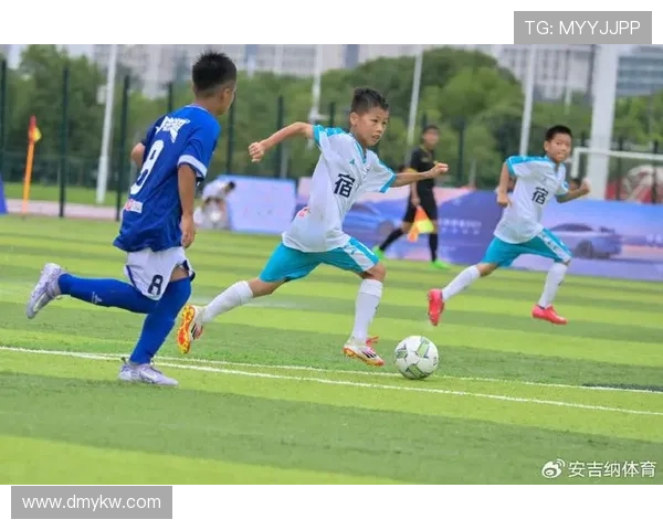 足球明星齐聚南京奥体盛典引领激情与梦想的足球之旅