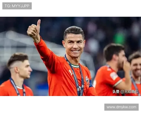 轰鸣的足球明星背后的故事与成就揭秘