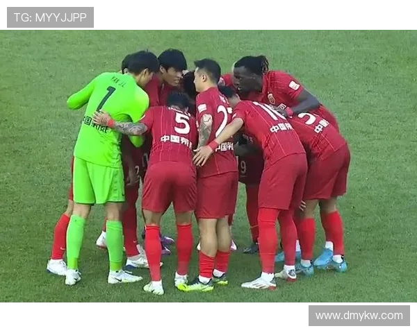 杭州足球队强势领跑精英赛积分榜积74分展现冠军实力